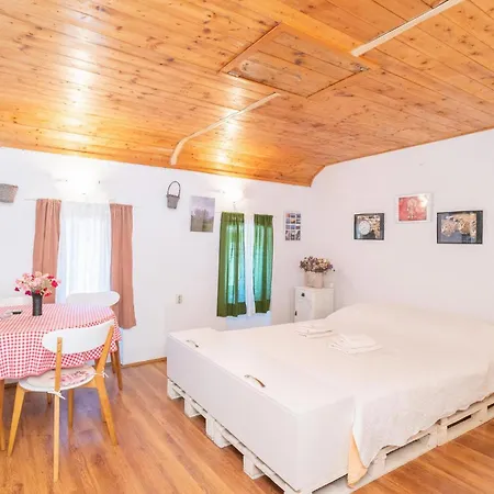 Ferienhaus Beautiful In With Wifi Gruda