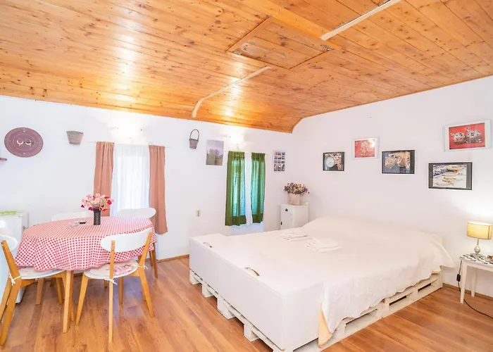 Ferienhaus Beautiful In With Wifi Gruda
